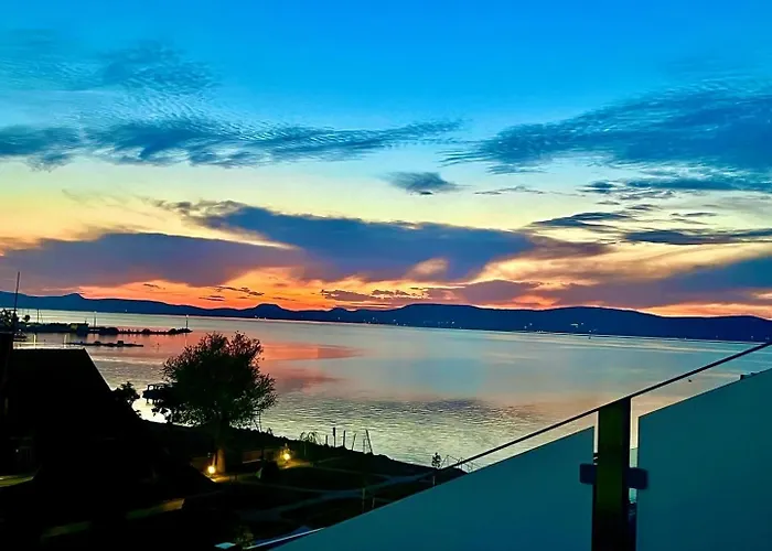 Lelle Marine Voila * Balatonlelle
